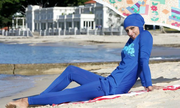 Burkini et voile: faut-il choisir?