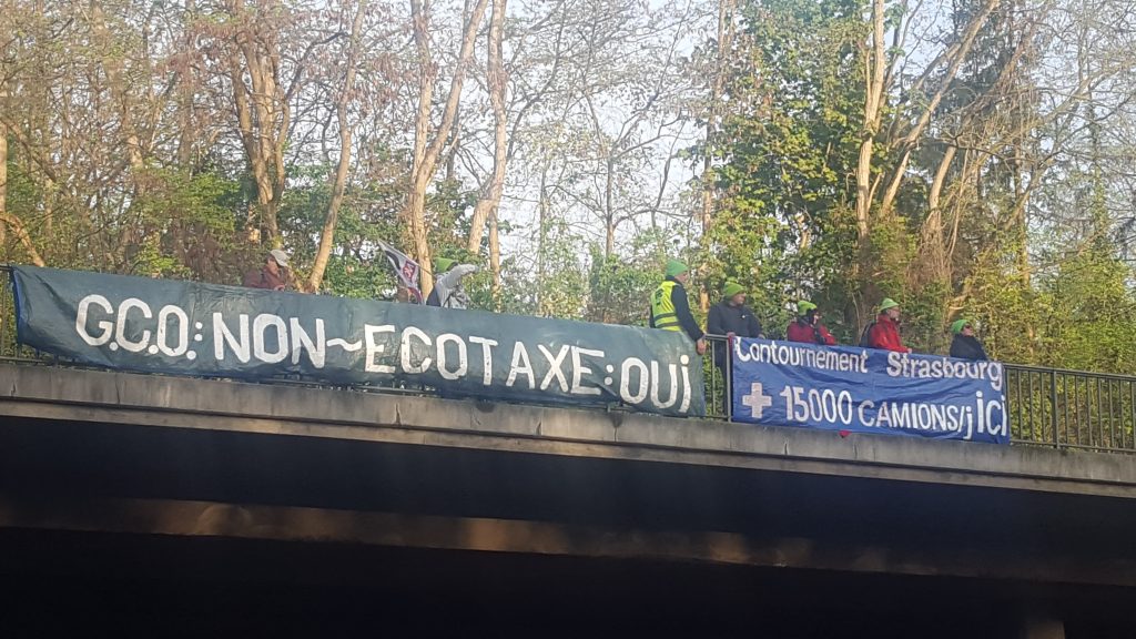 Des banderoles anti-GCO valent une comparution devant le TGI de Strasbourg
