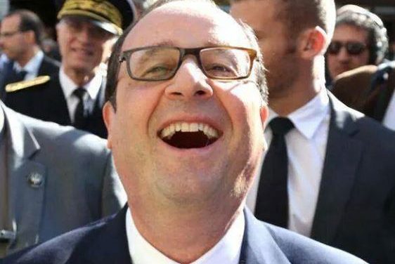 François Hollande teste sa nouvelle vocation d’auteur pour la jeunesse dans une école primaire de Mulhouse