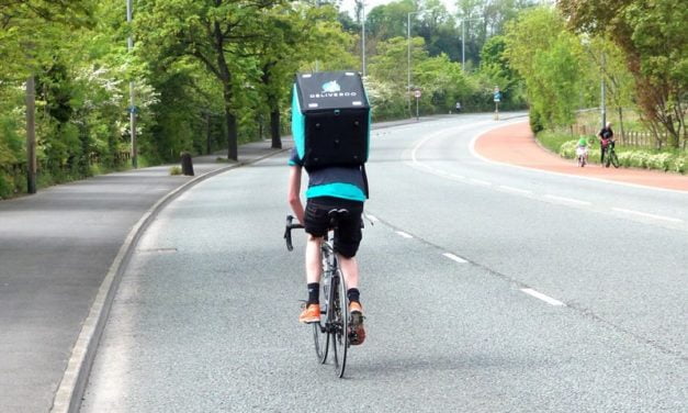 Accidents du travail : le livreur Deliveroo qui a chuté dans les rues de Mulhouse est décédé
