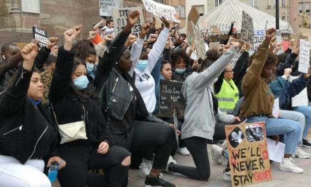 Manifestation #Blacklivesmatter à Mulhouse : témoignage d&rsquo;une jeune participante, photos et prise de son