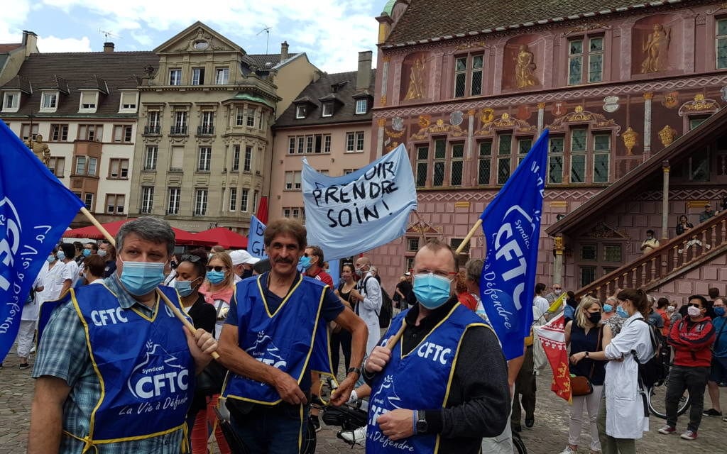 Des soignants se rassemblent et défilent à Mulhouse pour réclamer les moyens promis par le gouvernement