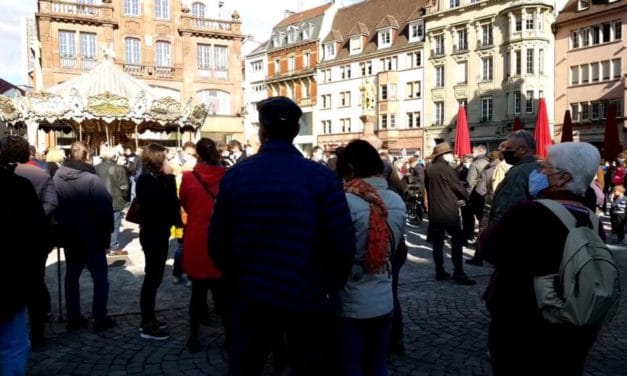 A Mulhouse, un rassemblement de soutien à la mémoire de l’enseignant assassiné dans les Yvelines