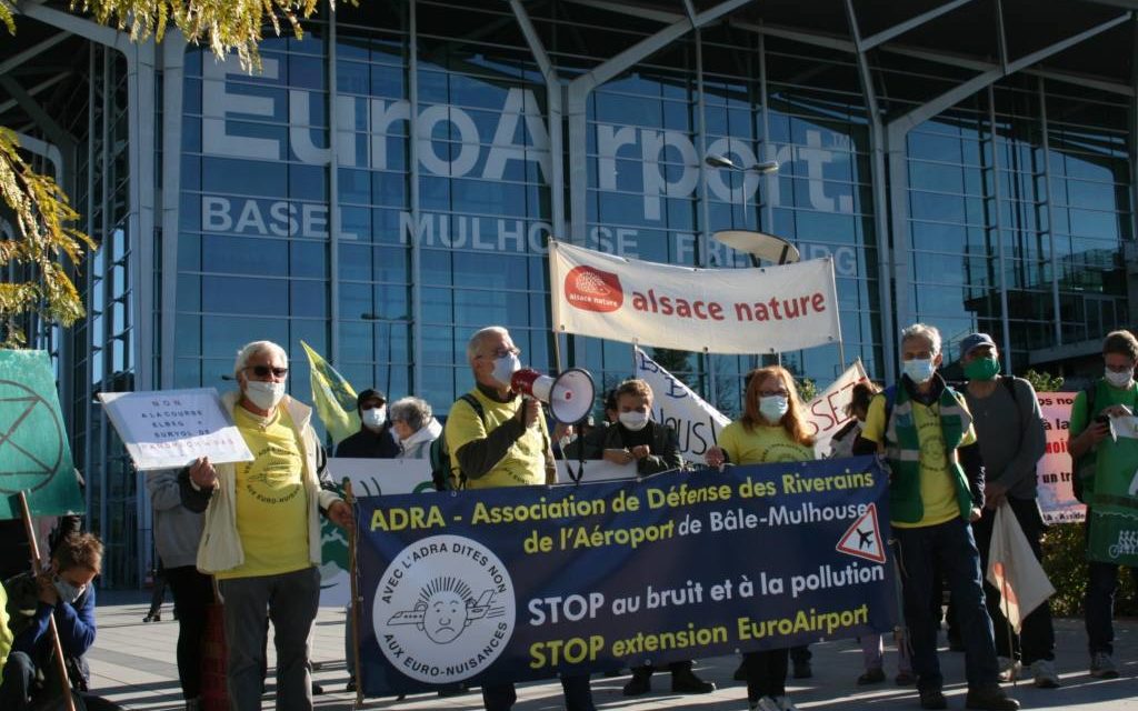 Marche protestataire des riverains devant l’aéroport de Bâle-Mulhouse