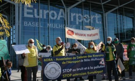 Marche protestataire des riverains devant l’aéroport de Bâle-Mulhouse