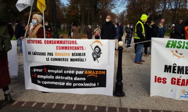 [Vidéos] Manifestation devant la préfecture du Haut-Rhin à Colmar contre l&rsquo;implantation d&rsquo;Amazon