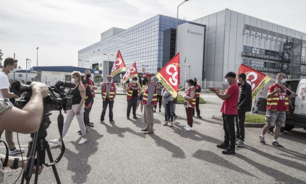 Les salariés de la société de nettoyage GSF en grève devant Novartis à Huningue