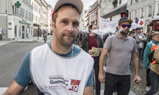 A Mulhouse, treizième manifestation contre le passe sanitaire et la suspension des personnels de santé