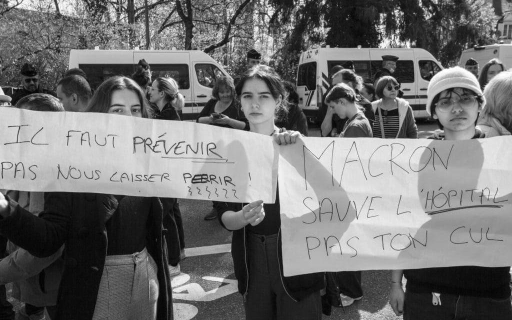 Macron à Mulhouse : « sauve l’hôpital, pas ton cul » !