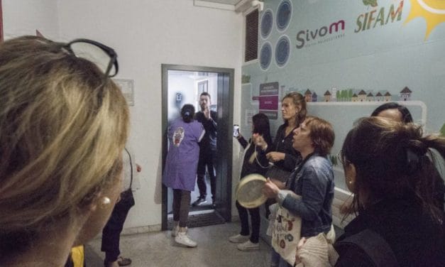 A Mulhouse, les ATSEM redoublent de colère devant les locaux du SIVOM