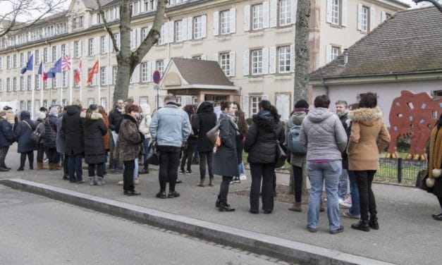 Les ATSEM se rassemblent devant la mairie de Mulhouse et obtiennent une première avancée