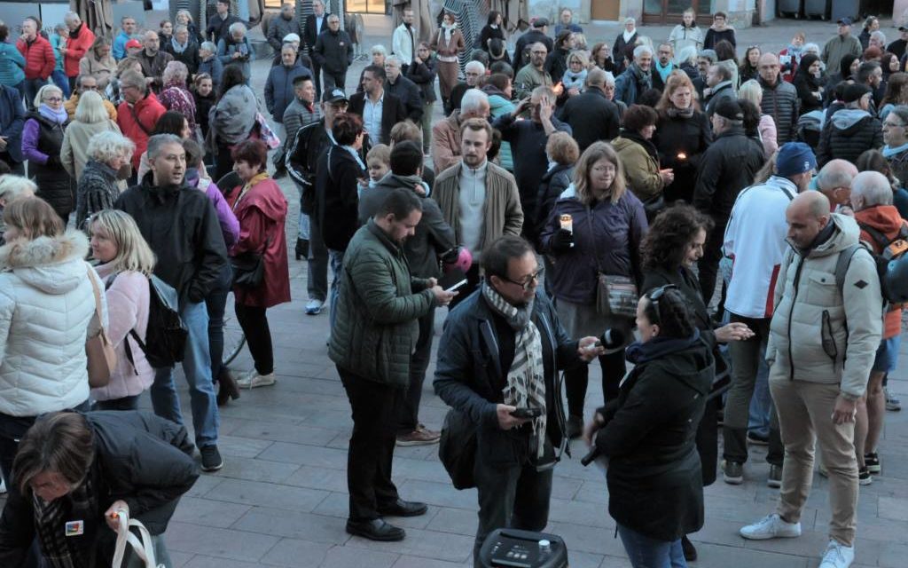 [Audio] A Mulhouse, un rassemblement de l’intersyndicale de l&rsquo;éducation en hommage aux victimes de l&rsquo;attaque au couteau du lycée Gambetta à Arras