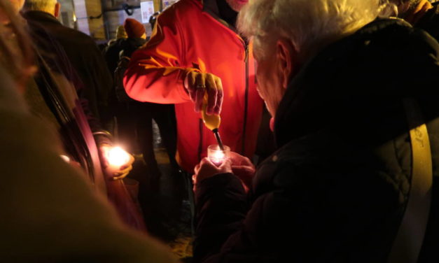 Rassemblement silencieux pour les victimes du conflit israélo-palestinien et la paix, à Mulhouse
