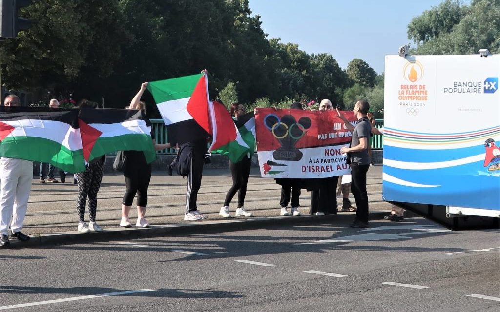 A Mulhouse, la flamme olympique aura brillé (fugacement) pour la Palestine