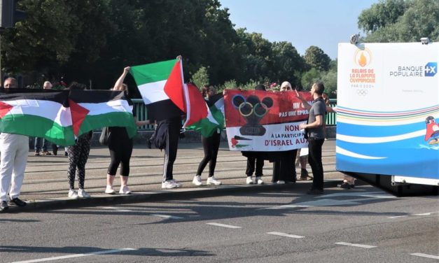 A Mulhouse, la flamme olympique aura brillé (fugacement) pour la Palestine