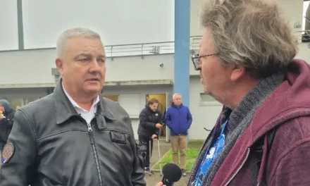 Échange avec Éric Straumann, maire de Colmar, supporter de foot, et fin buveur… d&rsquo;eau de source mulhousienne