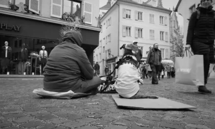 A Mulhouse, les aboyeurs de l&rsquo;extrême-droite passent, le soutien aux migrants et à leur dignité perdure