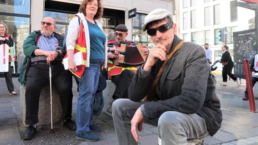 Pour une sécurité sociale intégrale et pour dénoncer le manque de moyens : des retraités manifestent à Mulhouse