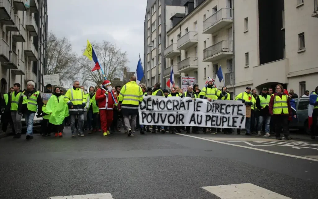 Après la pétition Duplomb, l&rsquo;étouffoir démocratique français – Analyse comparative en Europe