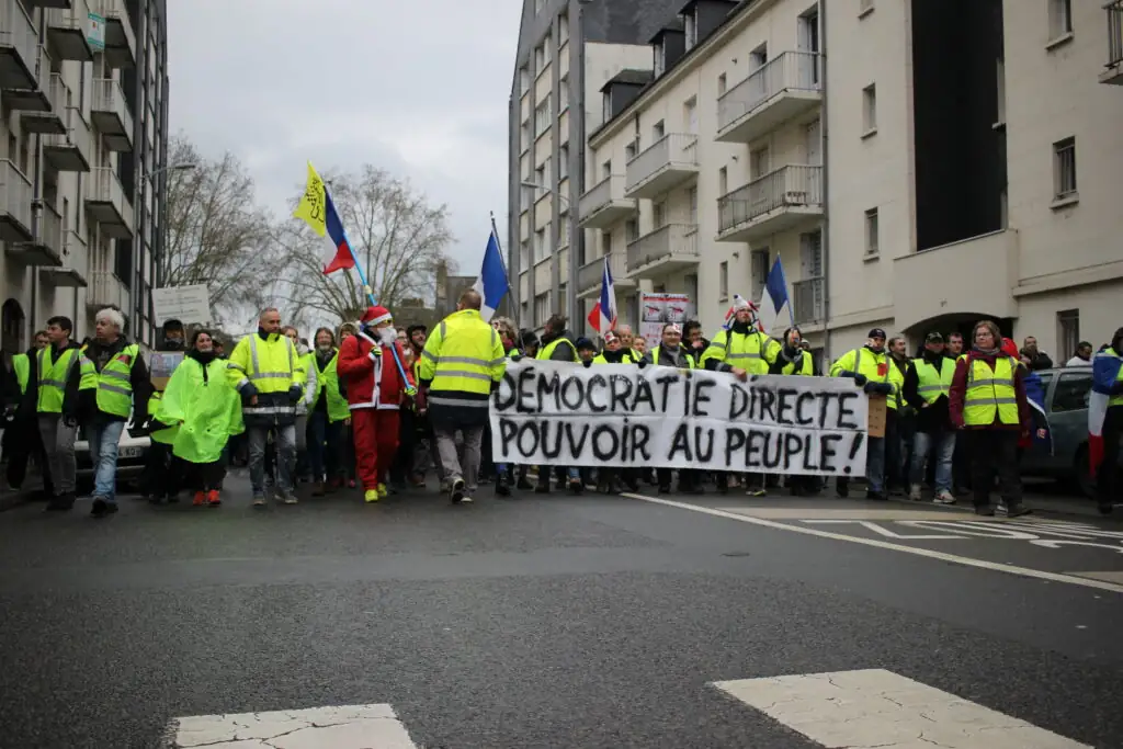 Après la pétition Duplomb, l’étouffoir démocratique français - Analyse comparative en Europe