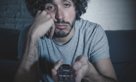 Votation suisse du 8 mars en vue de sabrer l&rsquo;audiovisuel public : des économies au cout démocratique incalculable