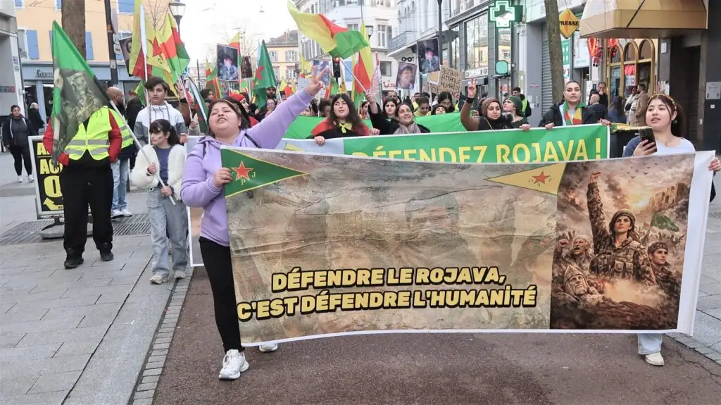 A Mulhouse, une nouvelle manifestation en hommage aux victimes, femmes et minorités du Rojava