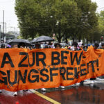 Manifestation « solidarité sans frontières » contre le pacte européen sur la migration et l&rsquo;asile