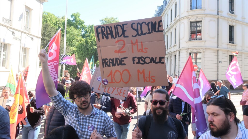 1er Mai en Alsace : à Mulhouse comme ailleurs, la rue répond à un pouvoir qui malmène l’État de droit