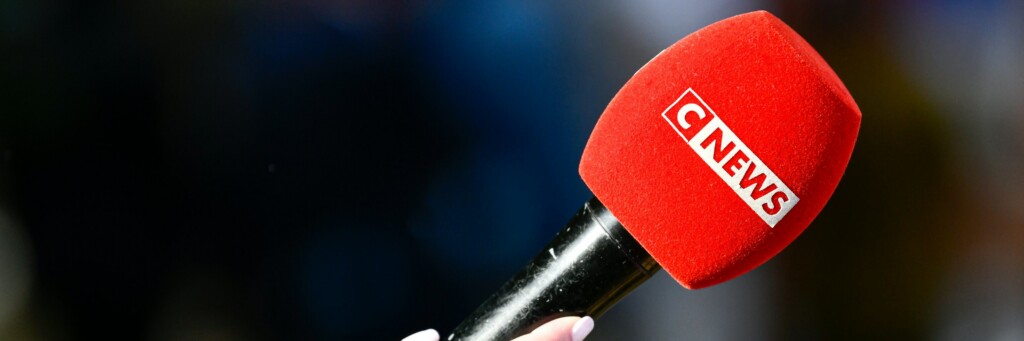CNews contre les médias publics : une mise à mort du journalisme ?