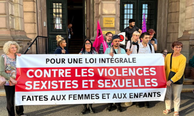 Mulhouse : une trentaine de personnes devant le tribunal judiciaire pour réclamer une loi intégrale contre les violences sexuelles