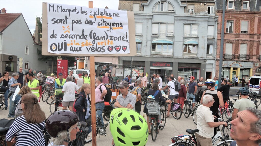 A Mulhouse, réouverture ce lundi à la circulation automobile de l&rsquo;avenue Briand : « On ne peut pas rester dans ce modèle où la voiture soutient le commerce »