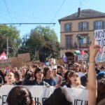 A Mulhouse, lycéens, et étudiants manifestent avec des travailleurs, pour assurer leur survie mentale et physique